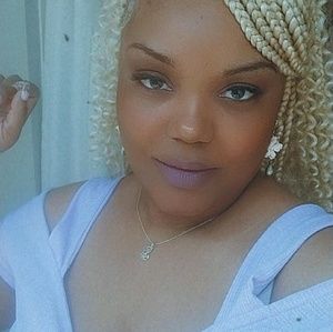 Meet your Posher, Lana